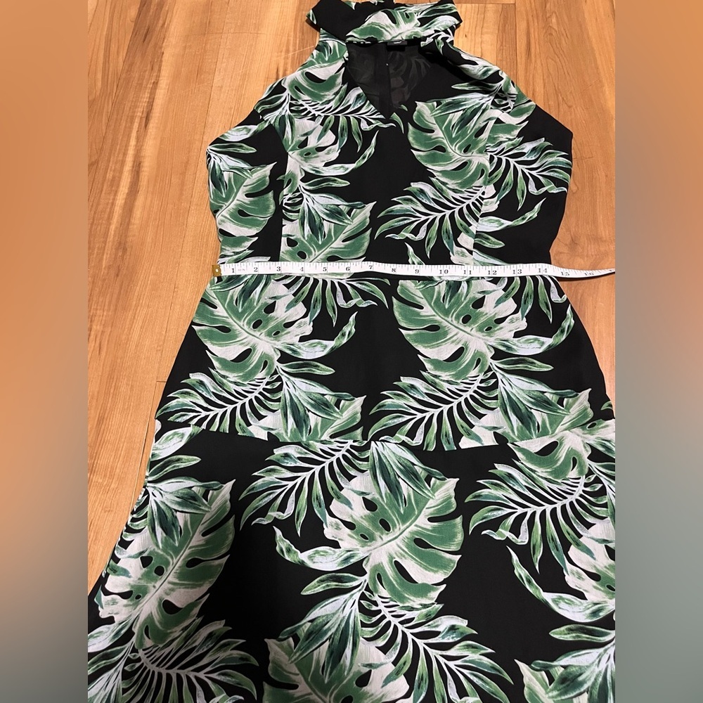 Belle Vere Tropical Leaf Halter Dress Green Black Size 4 Resort Summer - Picture 12 of 14